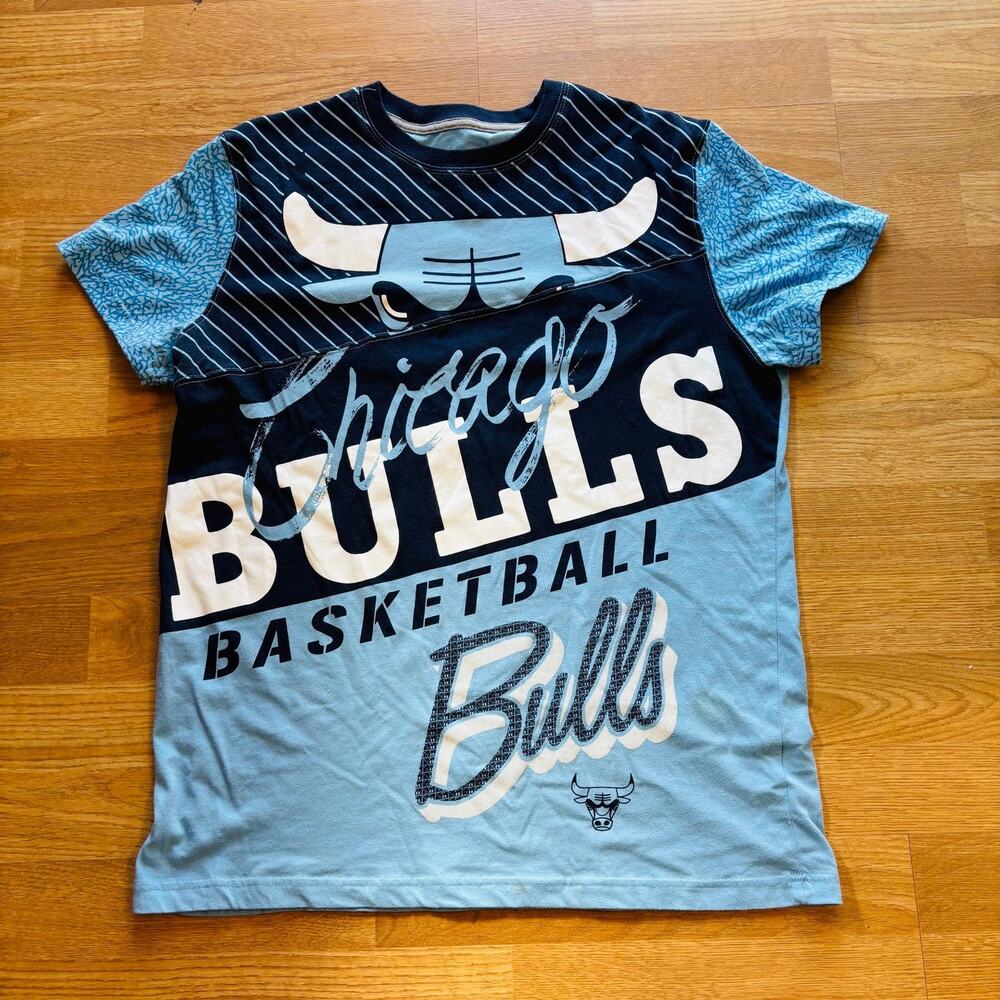 NBA CHICAGO BULLS T SHIRT MENS MEDIUM